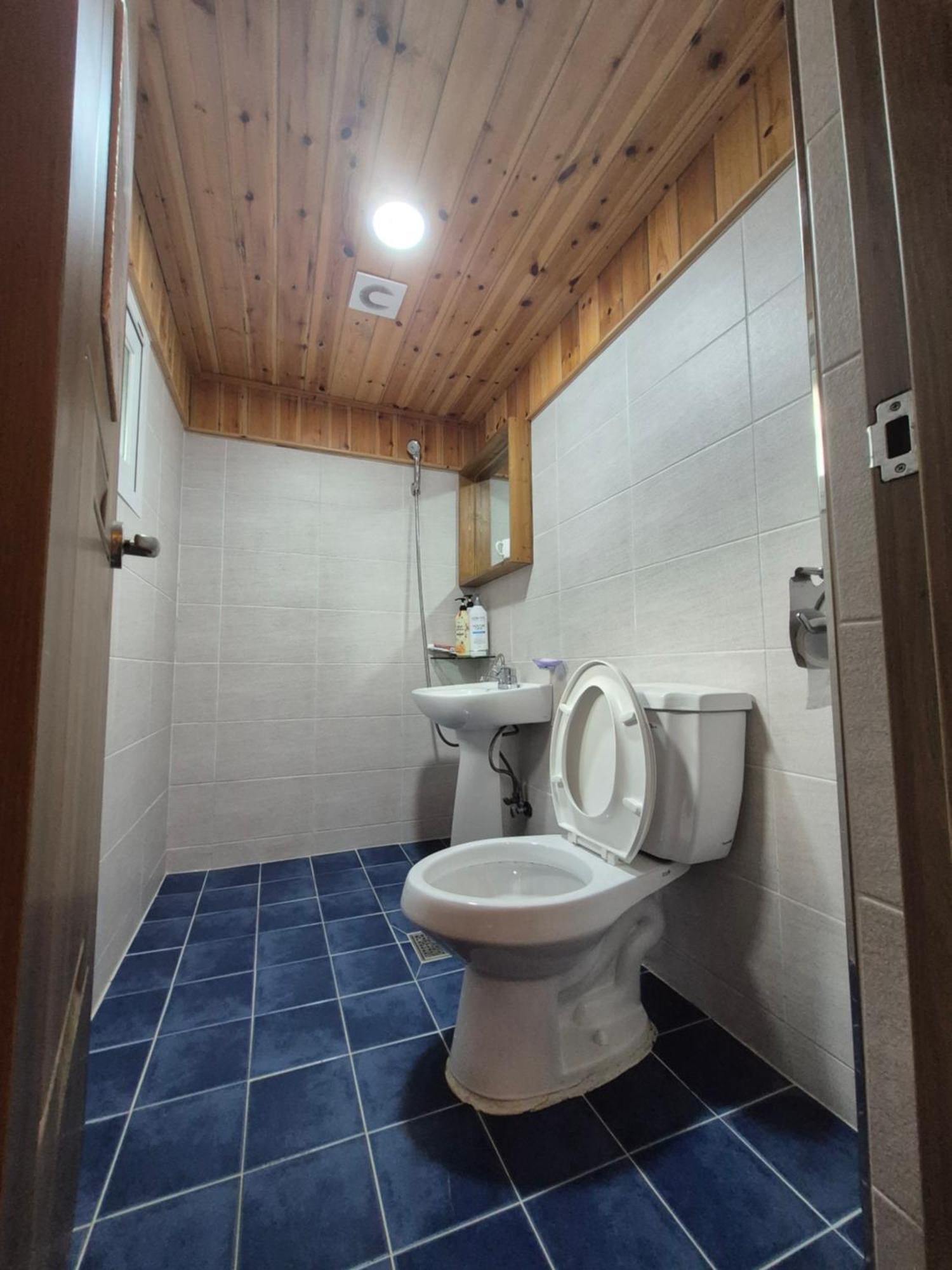 Jeonju Tosarang Guesthouse חדר תמונה