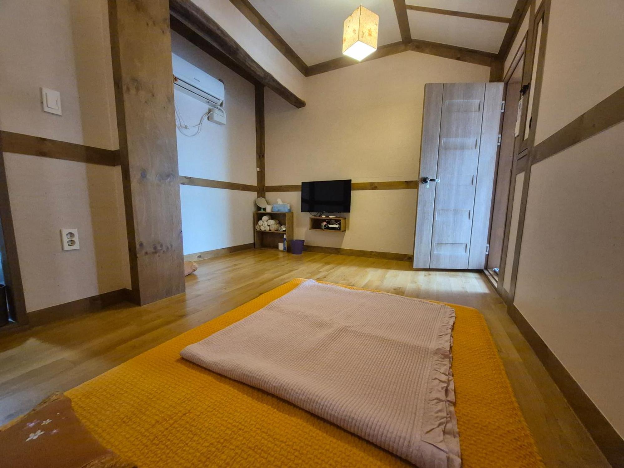 Jeonju Tosarang Guesthouse חדר תמונה