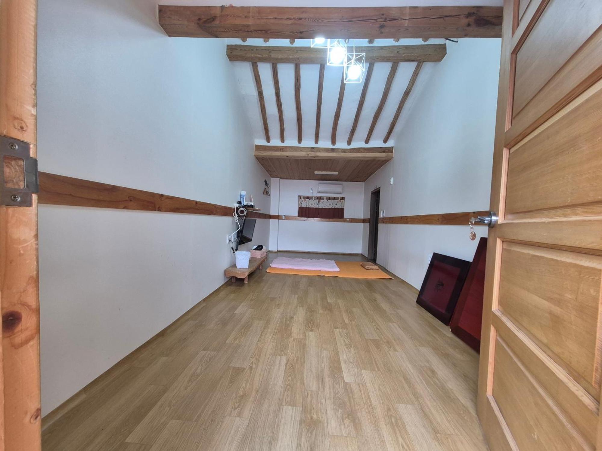 Jeonju Tosarang Guesthouse חדר תמונה