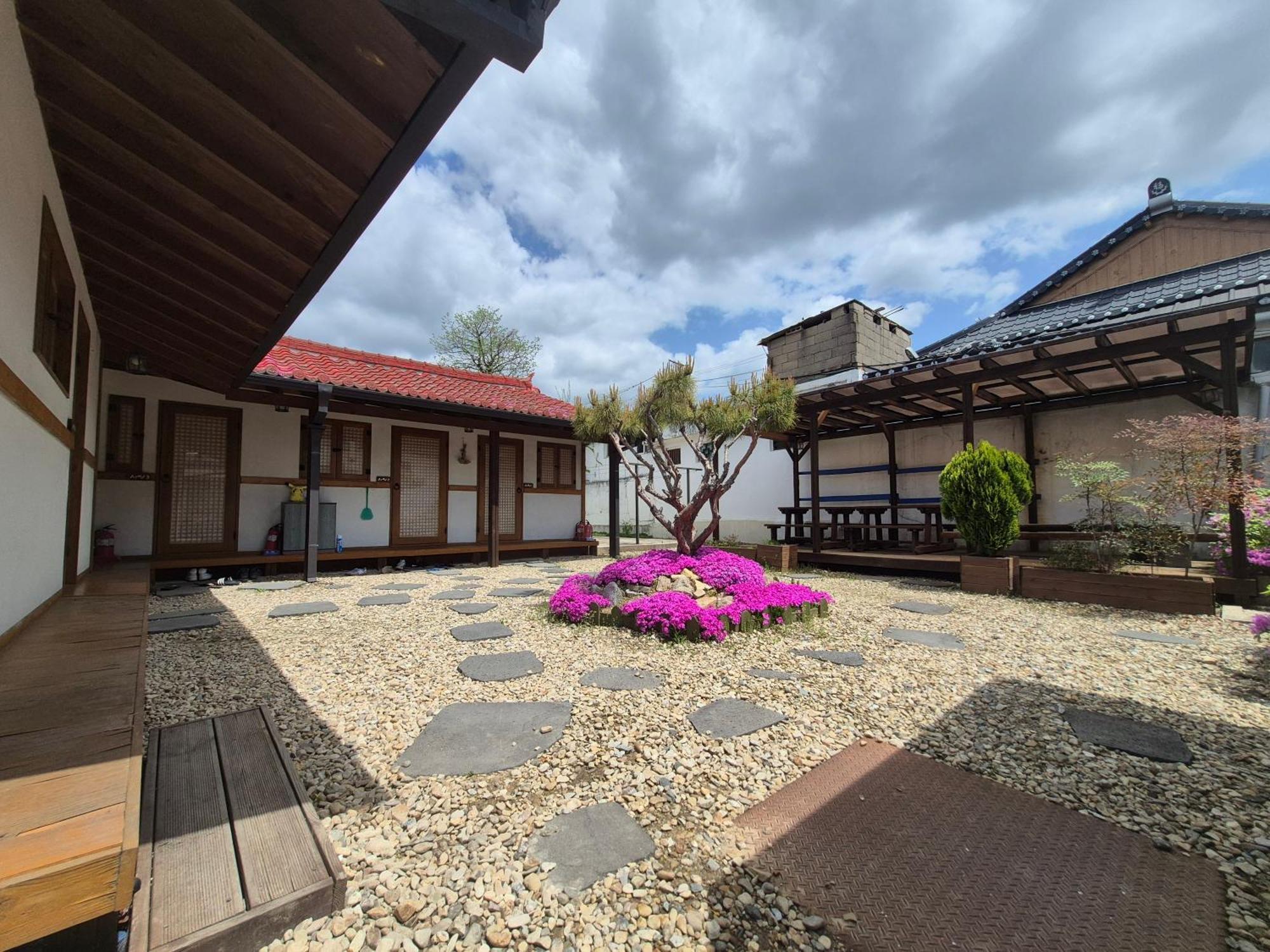 Jeonju Tosarang Guesthouse מראה חיצוני תמונה