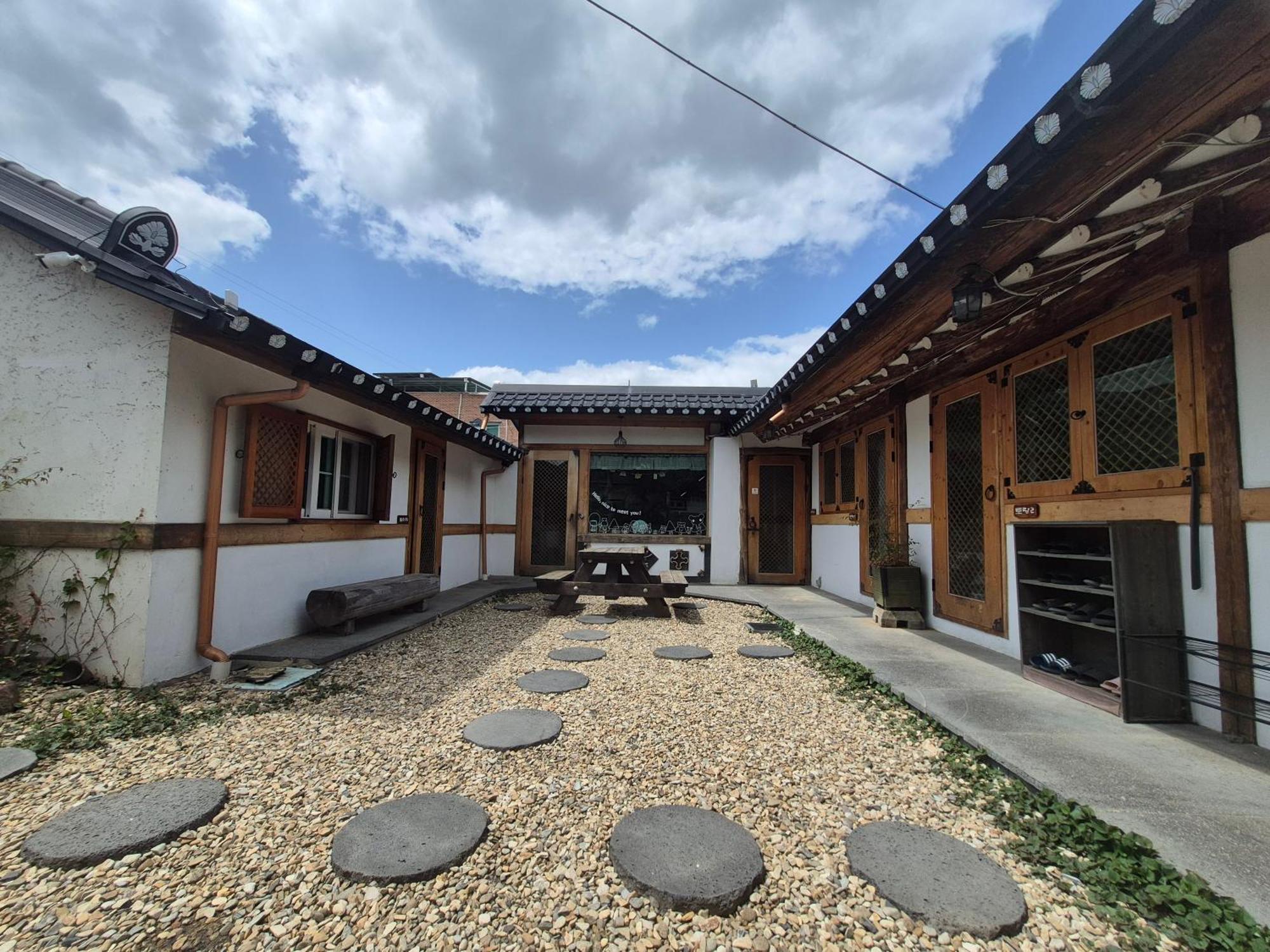 Jeonju Tosarang Guesthouse חדר תמונה