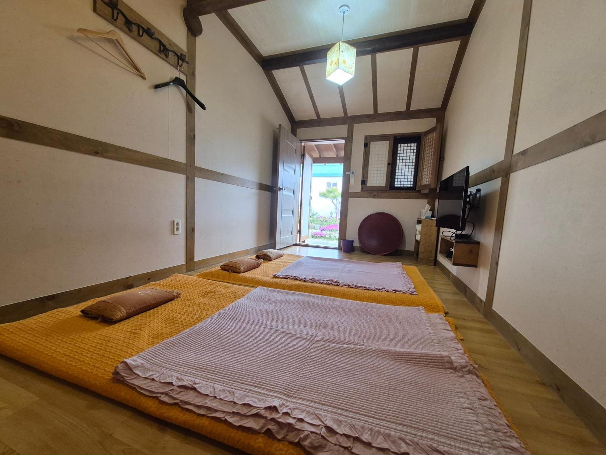 Jeonju Tosarang Guesthouse חדר תמונה